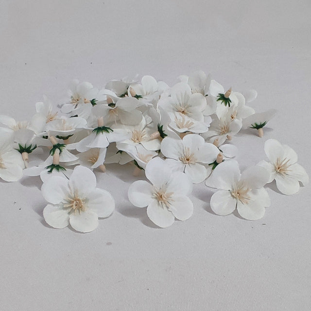 imagine produs Capete floricele 3,5cm 60buc/pachet alb