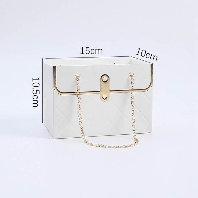 imagine produs Geanta pe lant placat cu aur 15x10x10.5cm alb