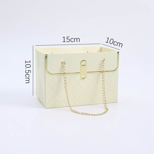 imagine produs Geanta pe lant placat cu aur 15x10x10.5cm crem