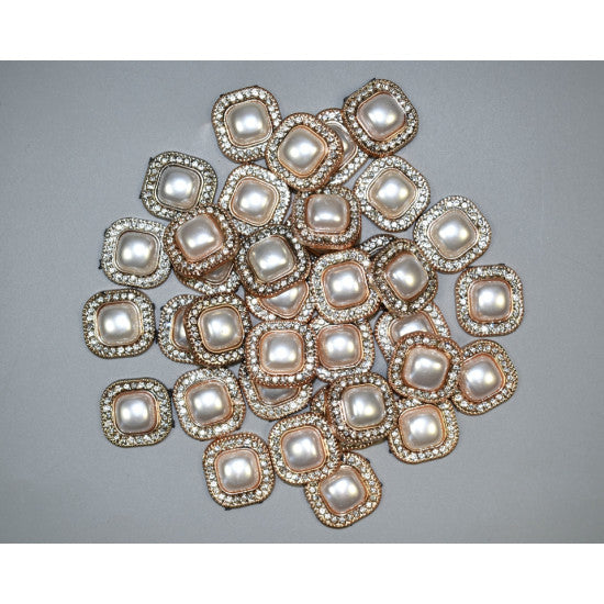 Medalie cu pietre 2,2cm alb