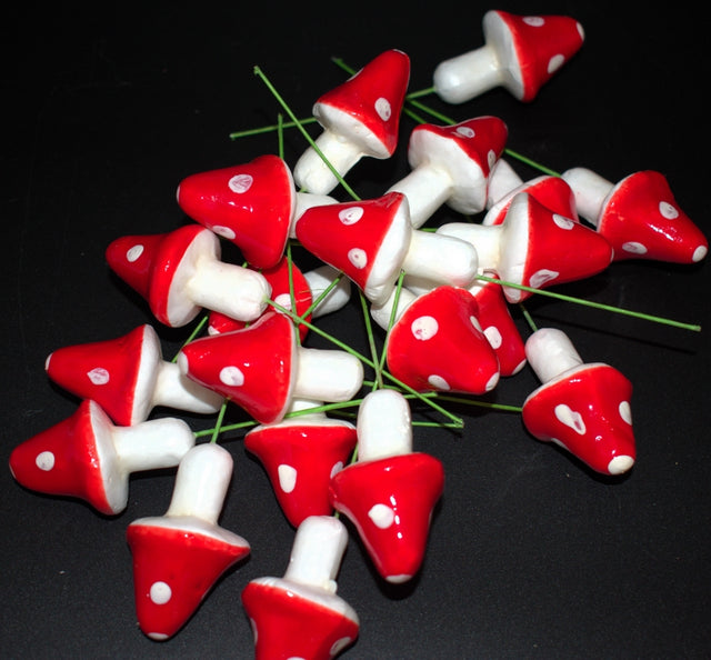 Image for Pick Ciuperci 3cm rosu cu buline alb