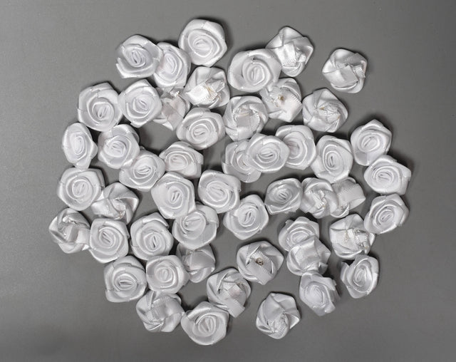 Cap trandafir saten 3cm 50buc/pachet alb