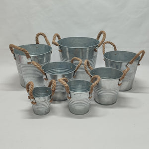 Vase din metal