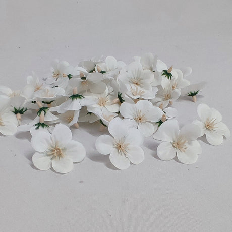 imagine produs Capete floricele 3,5cm 60buc/pachet alb