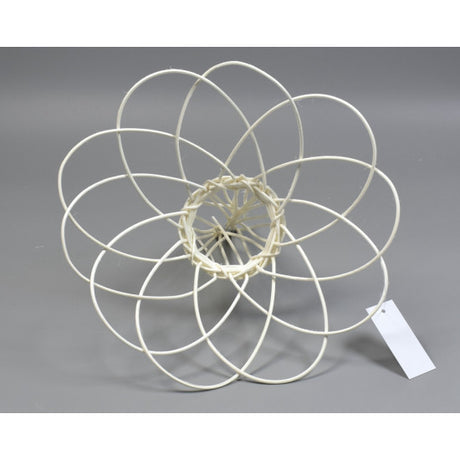 Suport buchet ratan forma floare 25cm alb